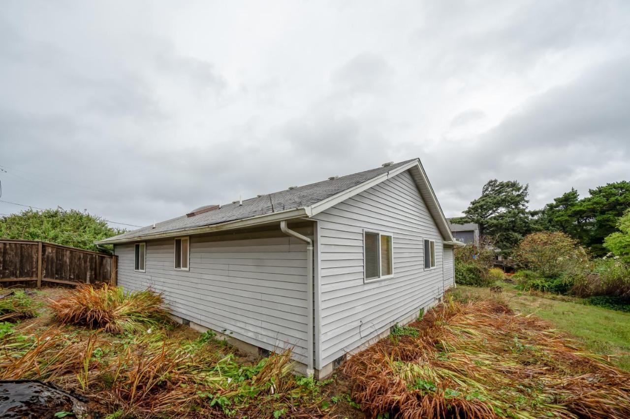 Captain Bill'S Beachhouse Lincoln City Exterior foto
